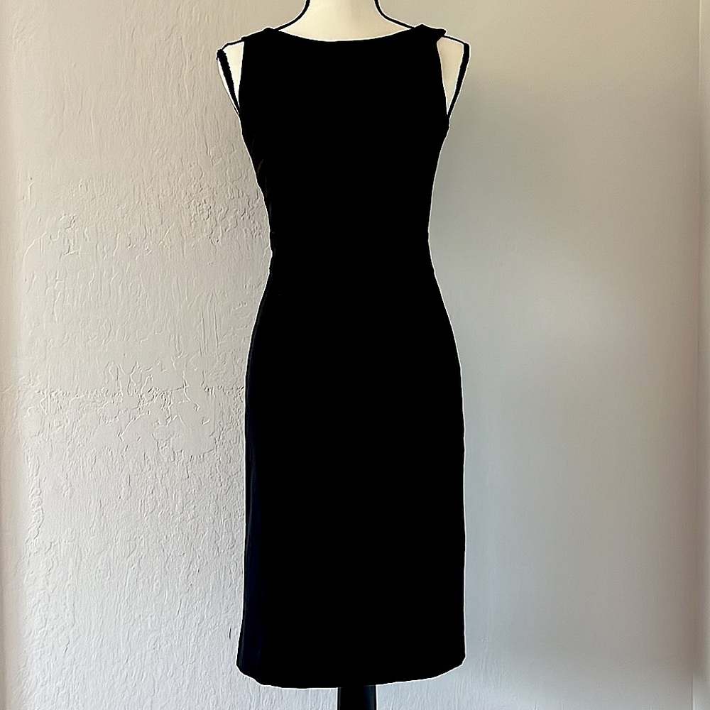Black Sleeveless Sheath Dress